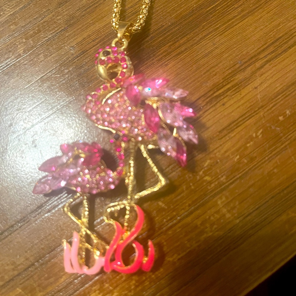 BETSEY JOHNSON FLAMINGO NECKLACE NWOT